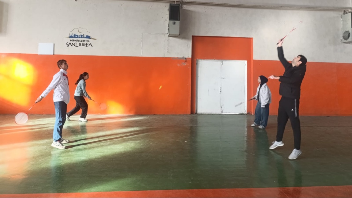 Badminton çalışmalarımız devam ediyor.